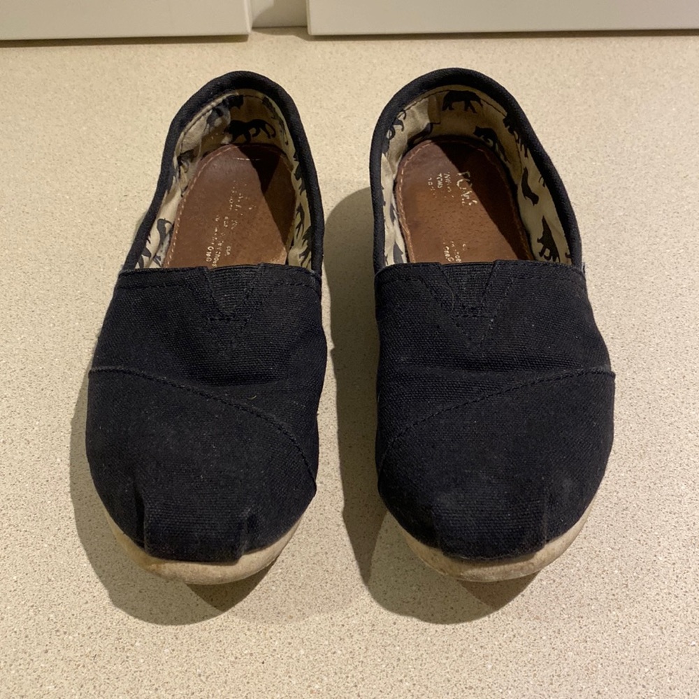 Toms classic slip-on shoes